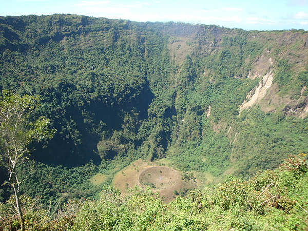 600 Кратер вулкана Сан-Сальвадор